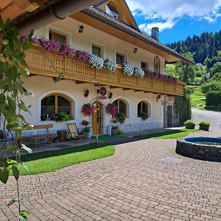 Guest House Kveder Škofja Loka Exteriör bild