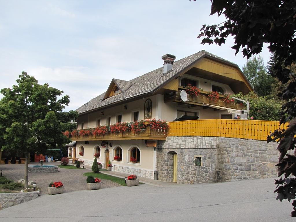 Guest House Kveder Škofja Loka Exteriör bild