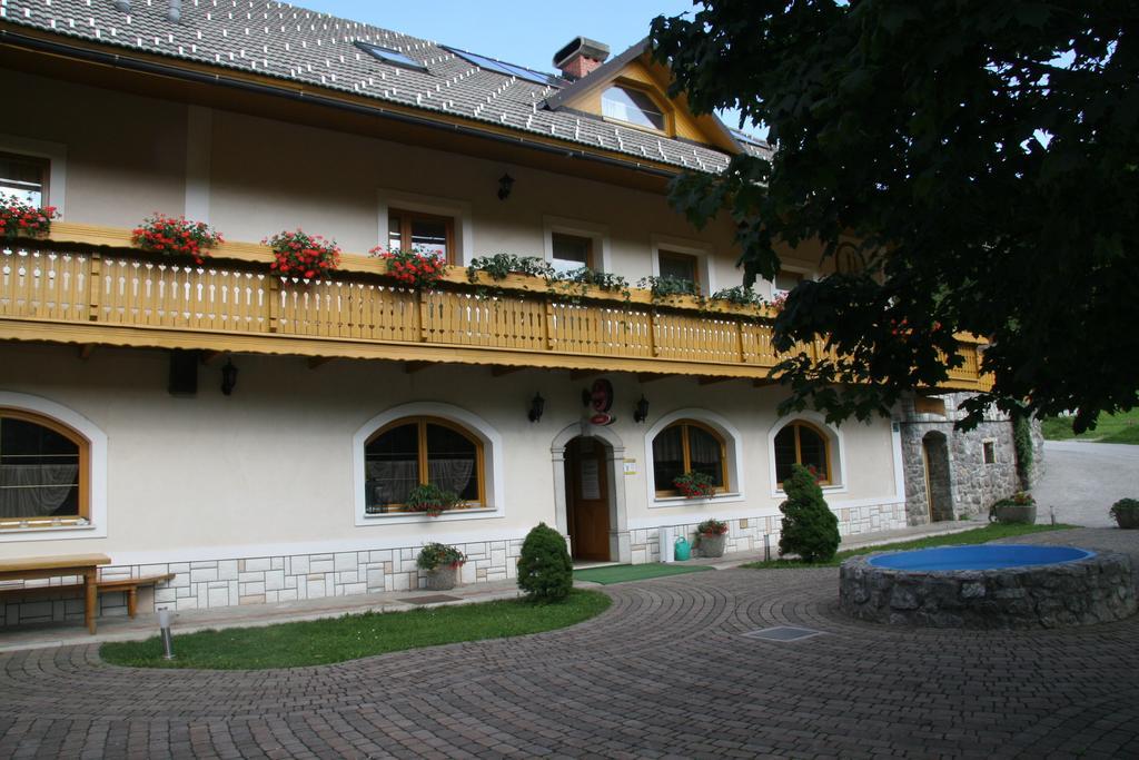 Guest House Kveder Škofja Loka Exteriör bild