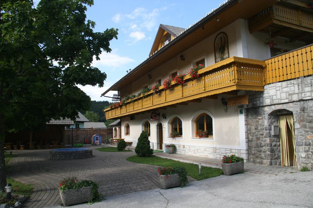 Guest House Kveder Škofja Loka Exteriör bild