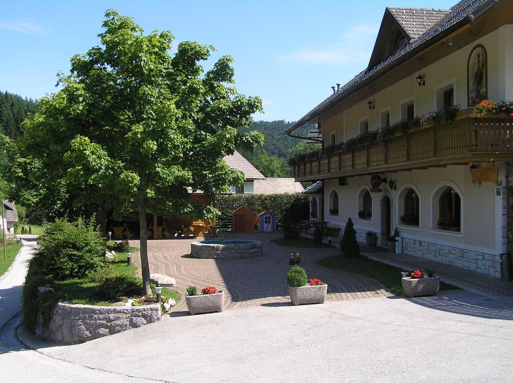 Guest House Kveder Škofja Loka Exteriör bild